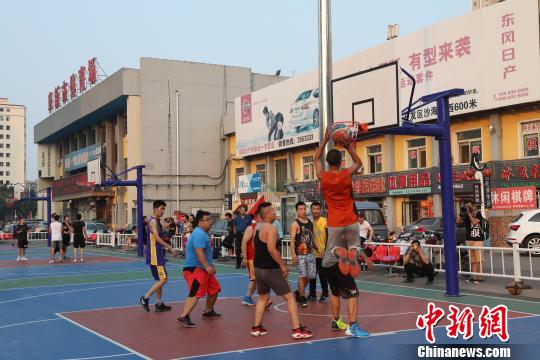大学篮球运动员如何应对常见的伤病并进行有效治疗?_1